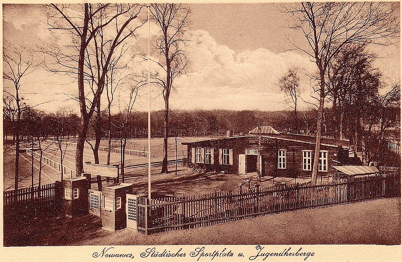 Postkarte: Sportplatz und Jugendherberge Nowawes