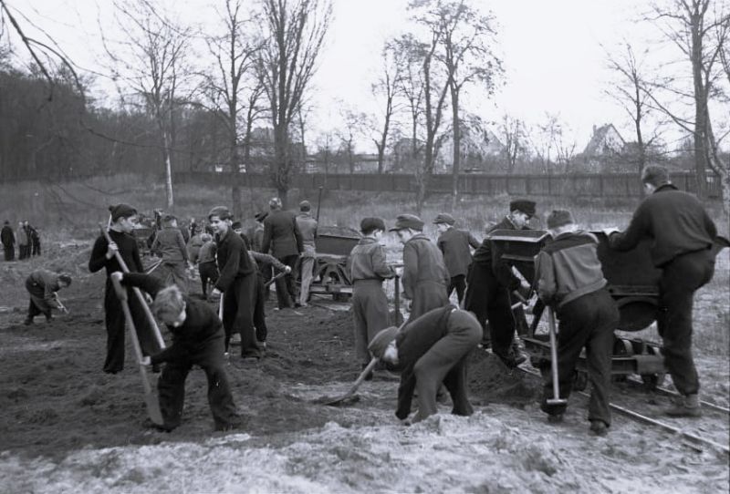 Arbeitseinsatz auf dem Karl-Liebknecht-Sportplatz
